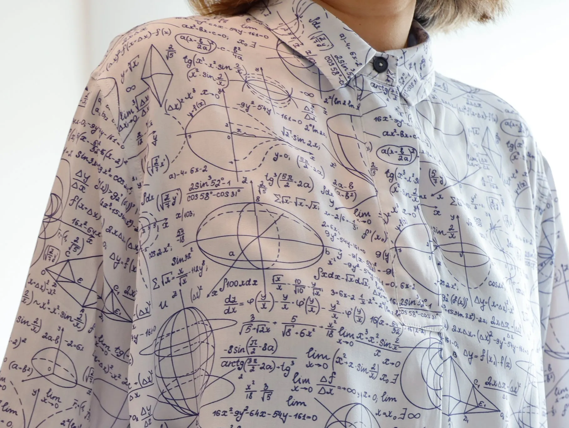 <T17M> Front tuck shirt to make maths haters' heads hurt